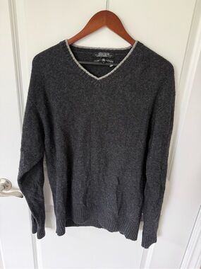 Tommy Hilfiger Vintage V Neck Lambswool Sweater